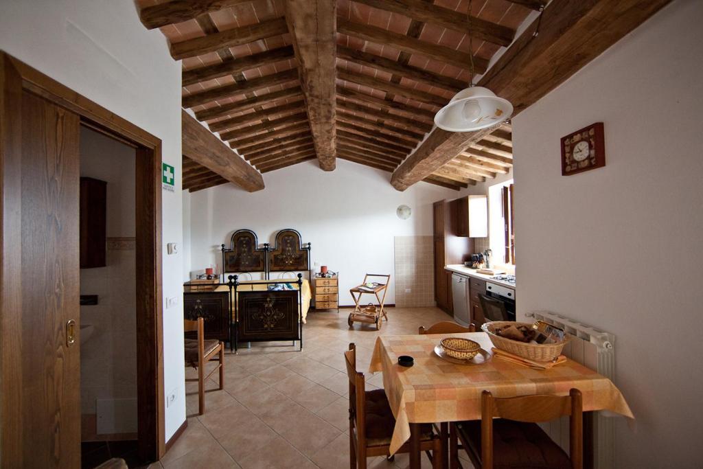 Hermitage Holidays Gallicano Room photo